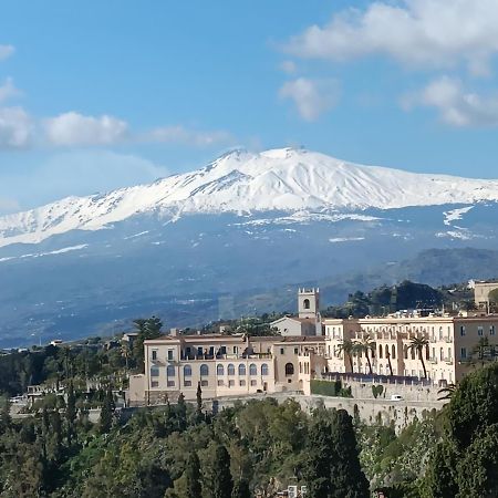 Aly Art Apartment Taormina Duomo, Gulf & Etna View Exterior photo