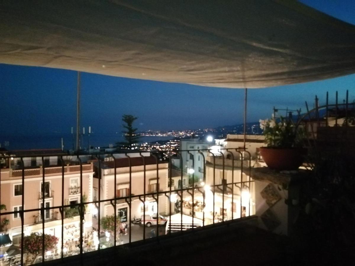 Aly Art Apartment Taormina Duomo, Gulf & Etna View Exterior photo