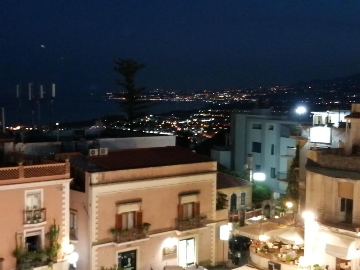 Aly Art Apartment Taormina Duomo, Gulf & Etna View Exterior photo