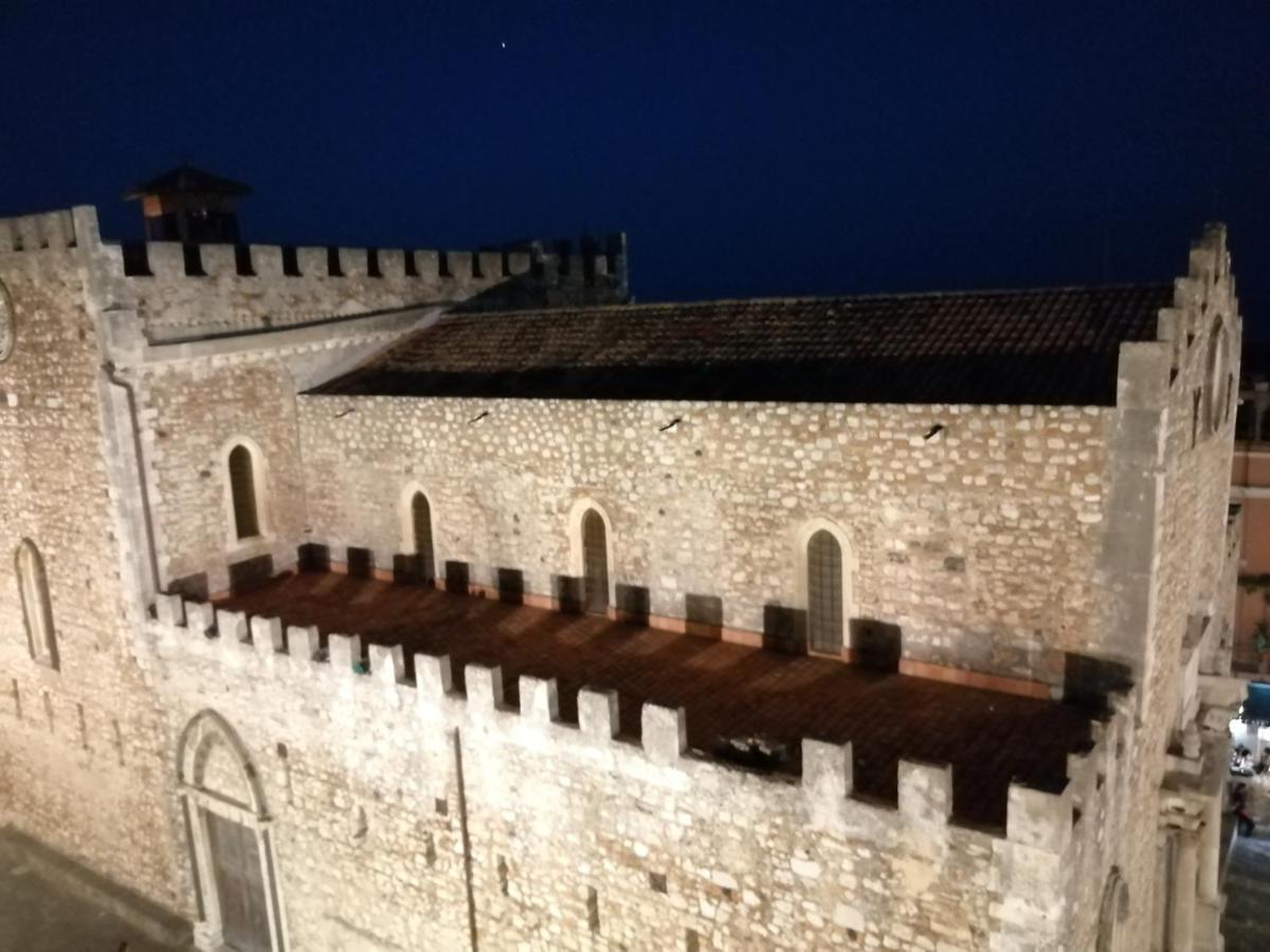 Aly Art Apartment Taormina Duomo, Gulf & Etna View Exterior photo
