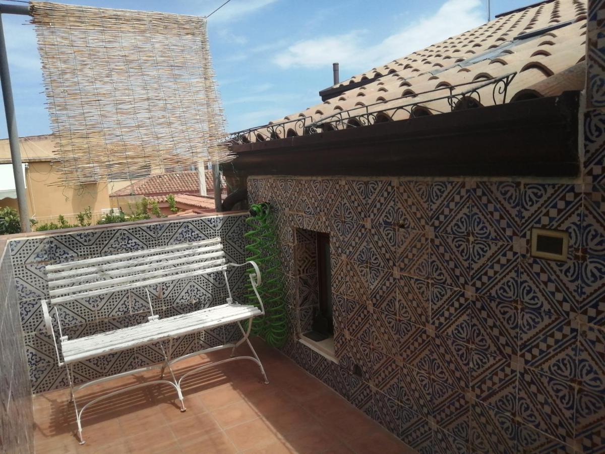 Aly Art Apartment Taormina Duomo, Gulf & Etna View Exterior photo
