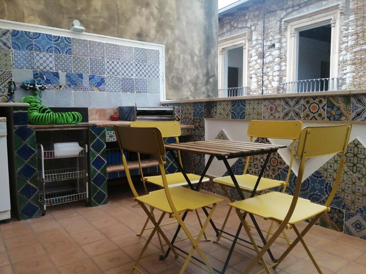 Aly Art Apartment Taormina Duomo, Gulf & Etna View Exterior photo