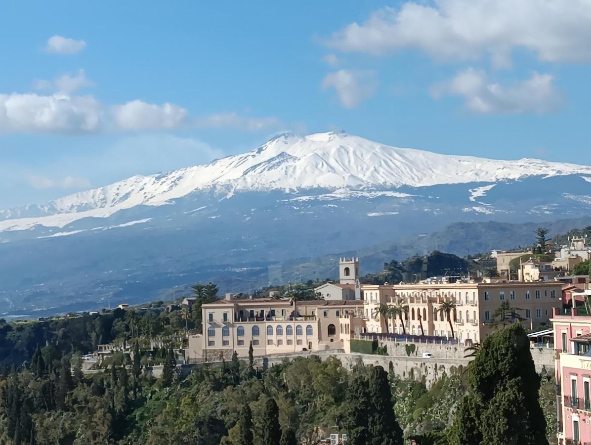 Aly Art Apartment Taormina Duomo, Gulf & Etna View Exterior photo